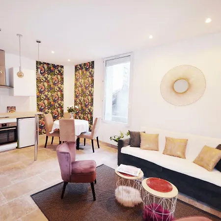 T2 Centre Historique Apartment *